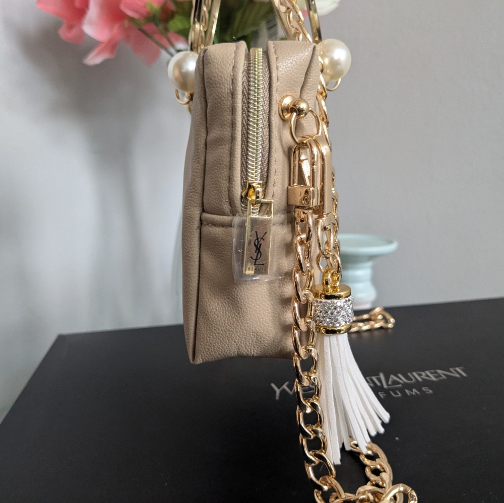 Yves Saint Laurent Beige Handbag with Gold Accents - Picture 4 of 13